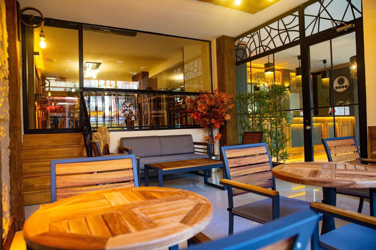 Emirtimes Hotel Kadikoey Istanbul Bagian luar foto