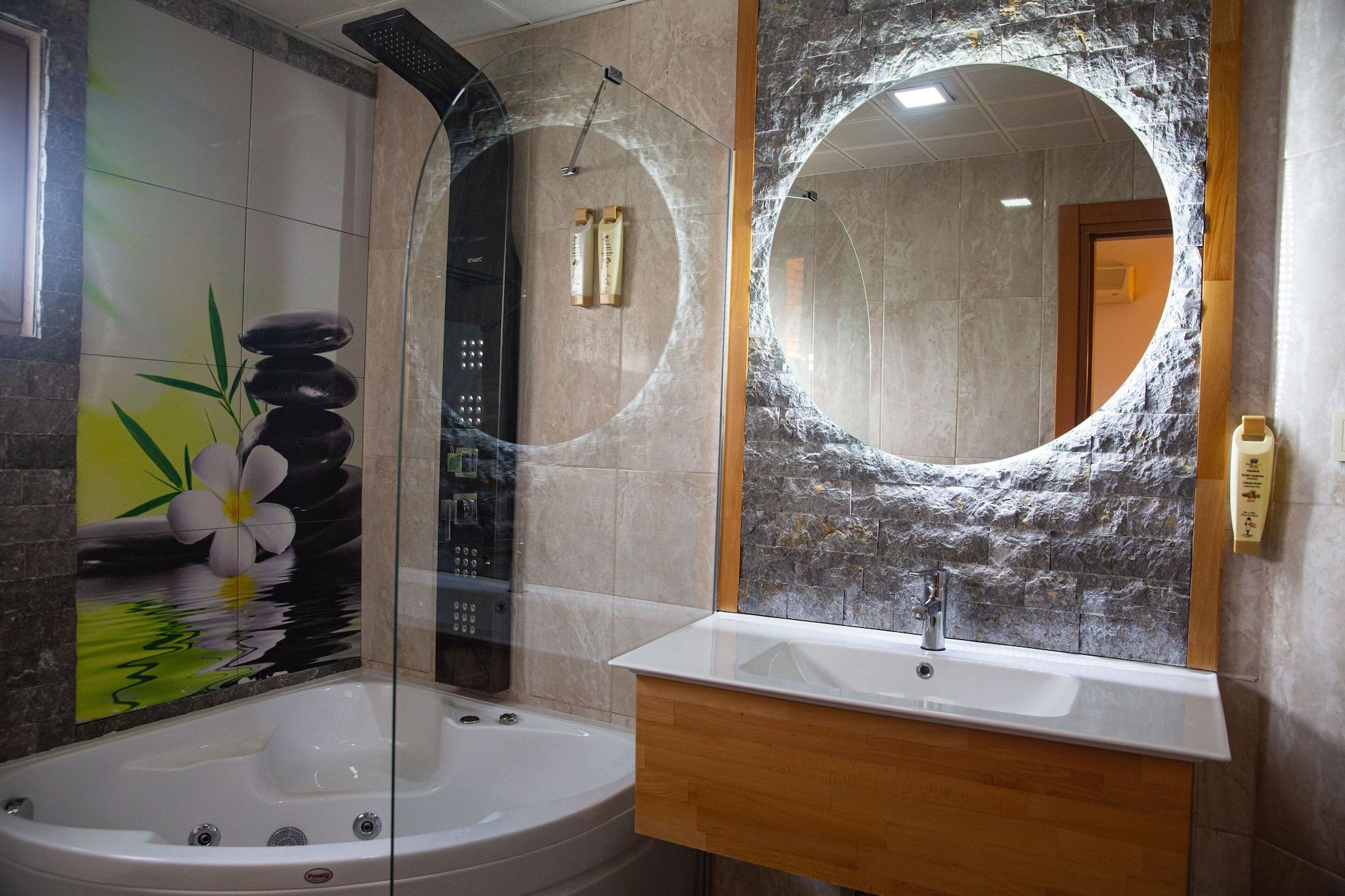 Emirtimes Hotel Kadikoey Istanbul Bagian luar foto